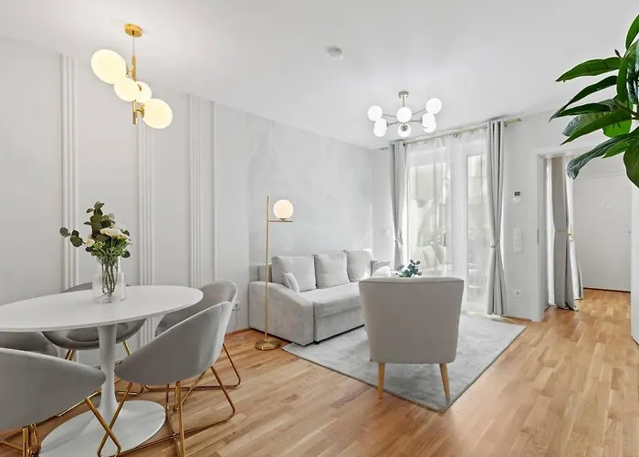 Balkon I Parkplatz I 5 Minuten Zum Einkaufszentrum I Schnelles Wlan